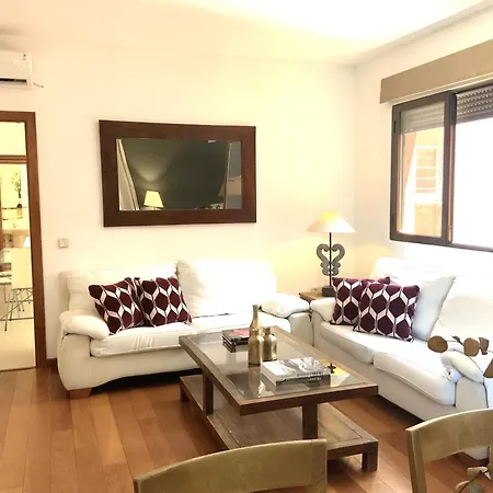 Casa Andaque,aire Acondicionado,parking,patio بيت للعطل *